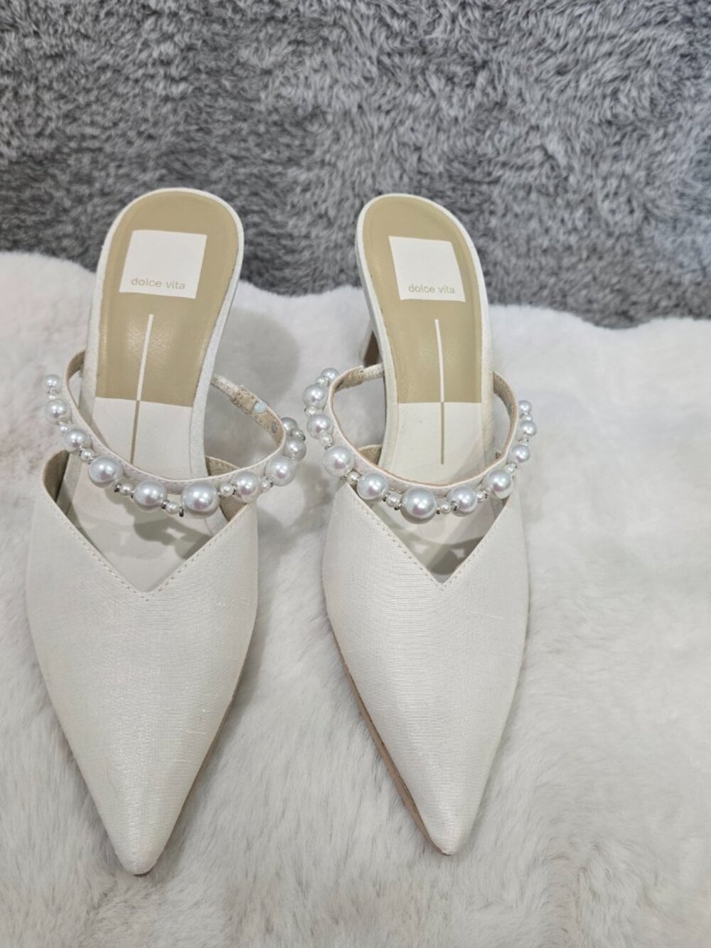 Dolce Vita Kanika Pearl Heels Vanilla Silk Womens Size 7.5 Bride Bridal Party - Picture 9 of 12